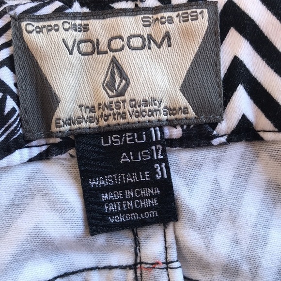 Volcom black and white Chevron pattern pants, 11 - Picture 14 of 16